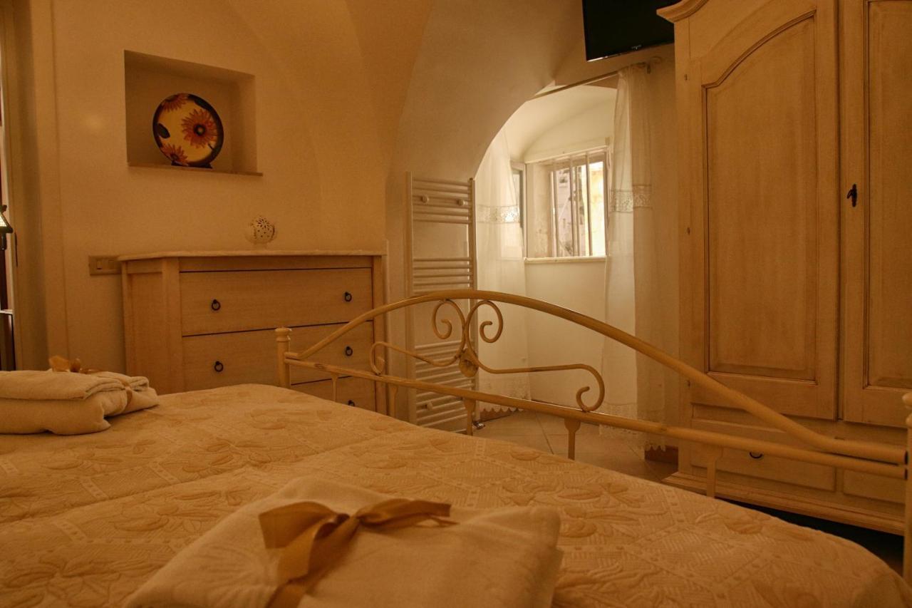 Casetta Nel Centro Storico Di Cisternino Eksteriør billede